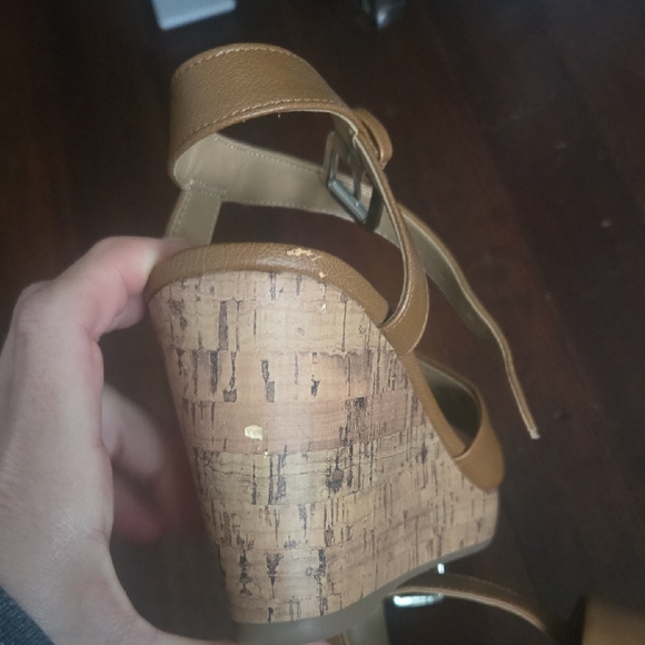 Franco Sarto Tan Wedge Shoes - Picture 6 of 8